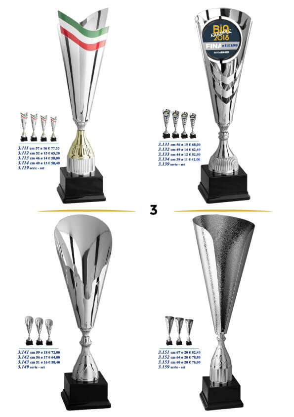 quattro coppe per premiazione sportiva